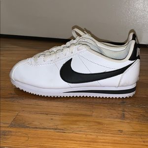 Nike Cortez Size 5.5 Women’s